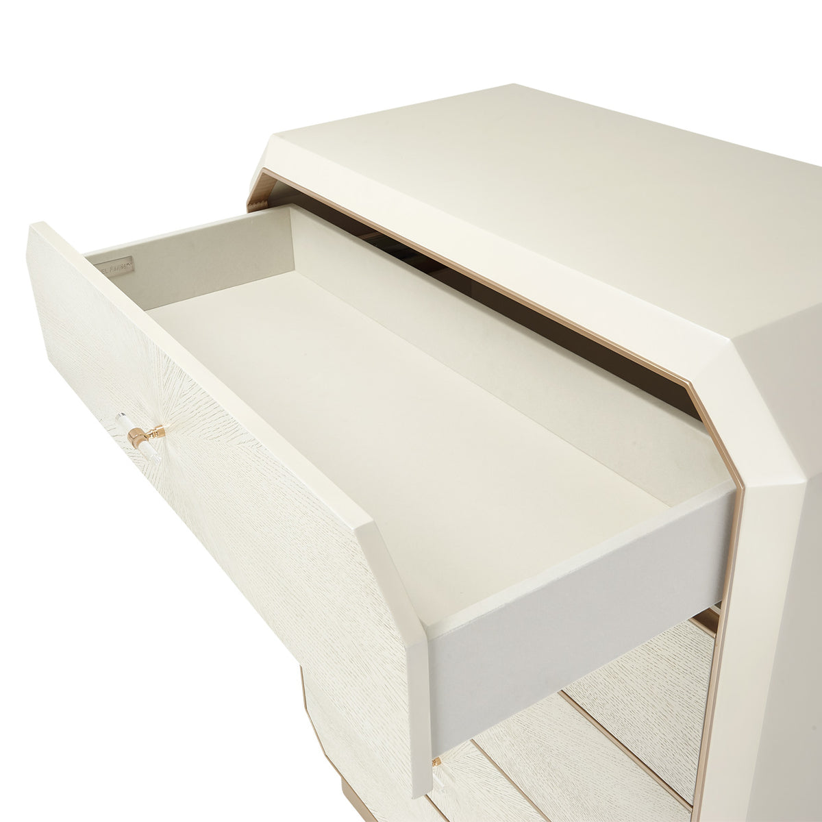 La Rachelle 5 Drawer Chest Medium Champagne — detail