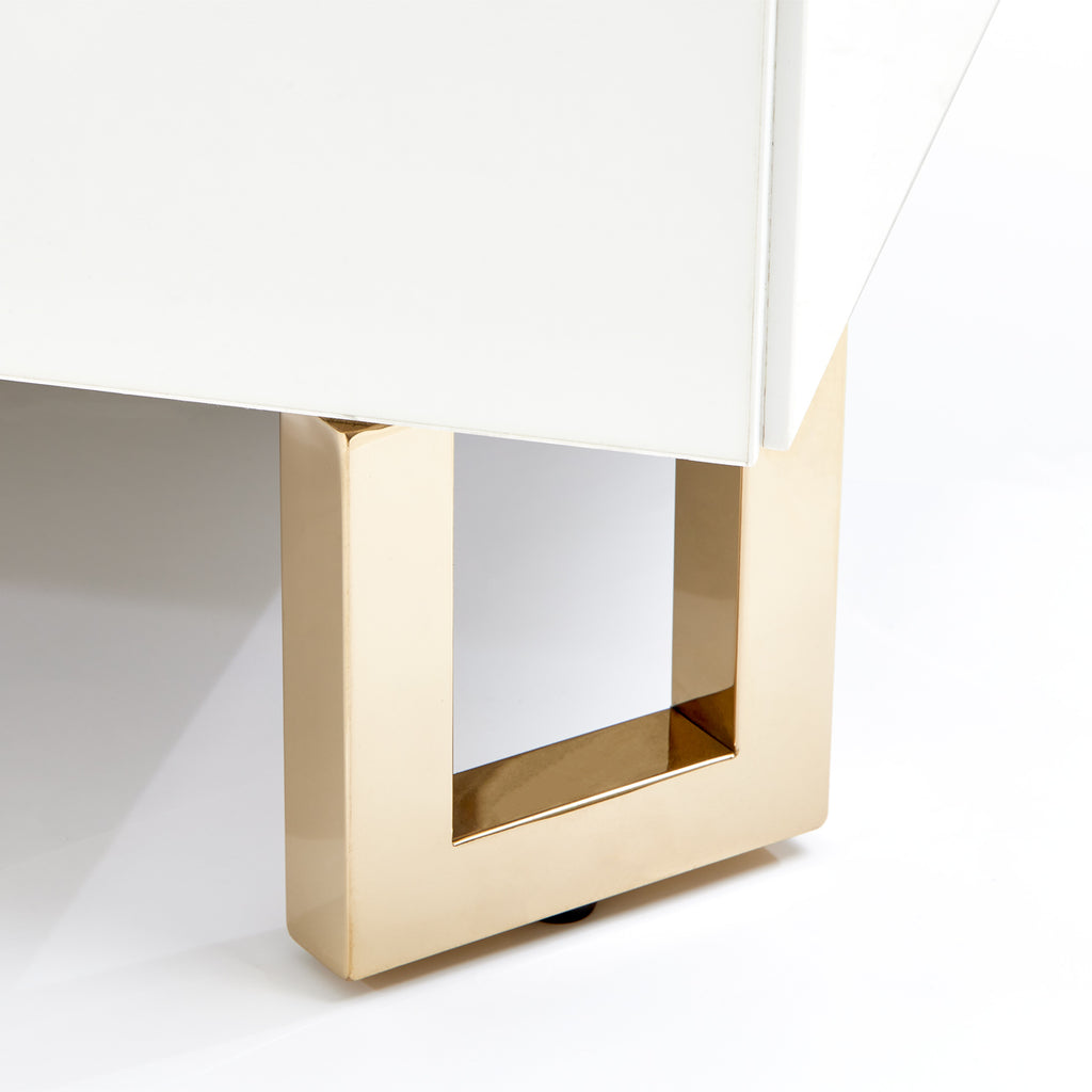 Palm Gate Bed — design or functional detail