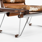 Cendovar Walnut Accent Chair - Frame Detail