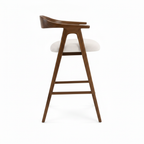 Tivoli Bar Stool 侧面白底图生成中